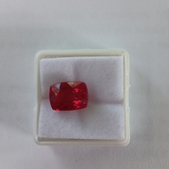 7.50 CT Cushion Cut Transparent Red Ruby - Picture 2 of 4